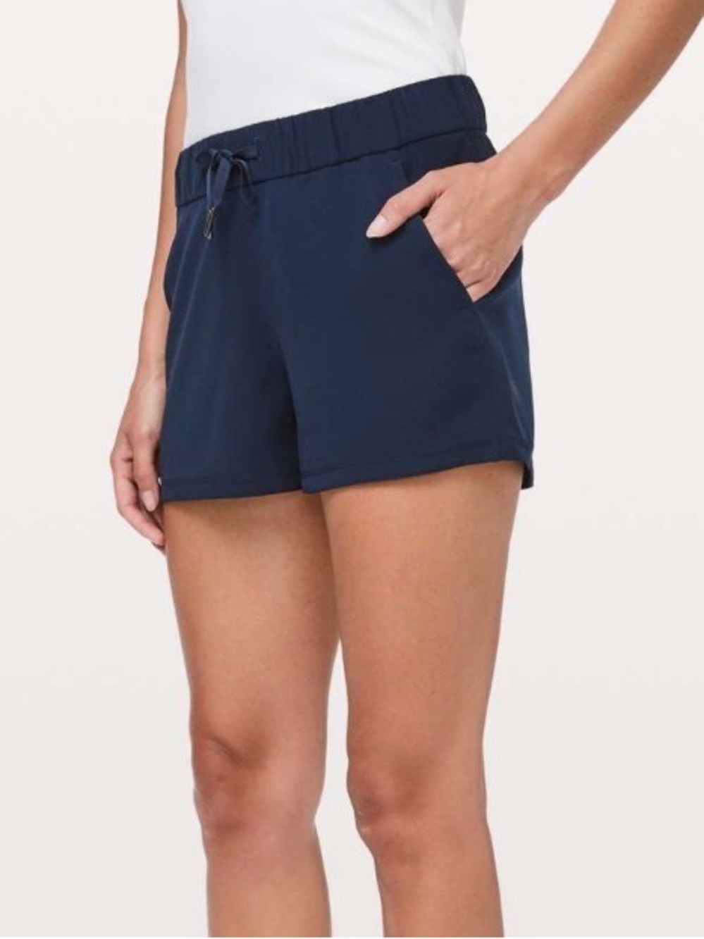 Lululemon On The Fly Short *Woven *2.5" size 6